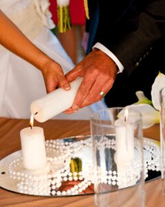 WEBSITE IMAGES (800 x 1000 px) (3) couple lighting a central candle from each of their own